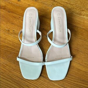SHUN Stylish Cream Sandals